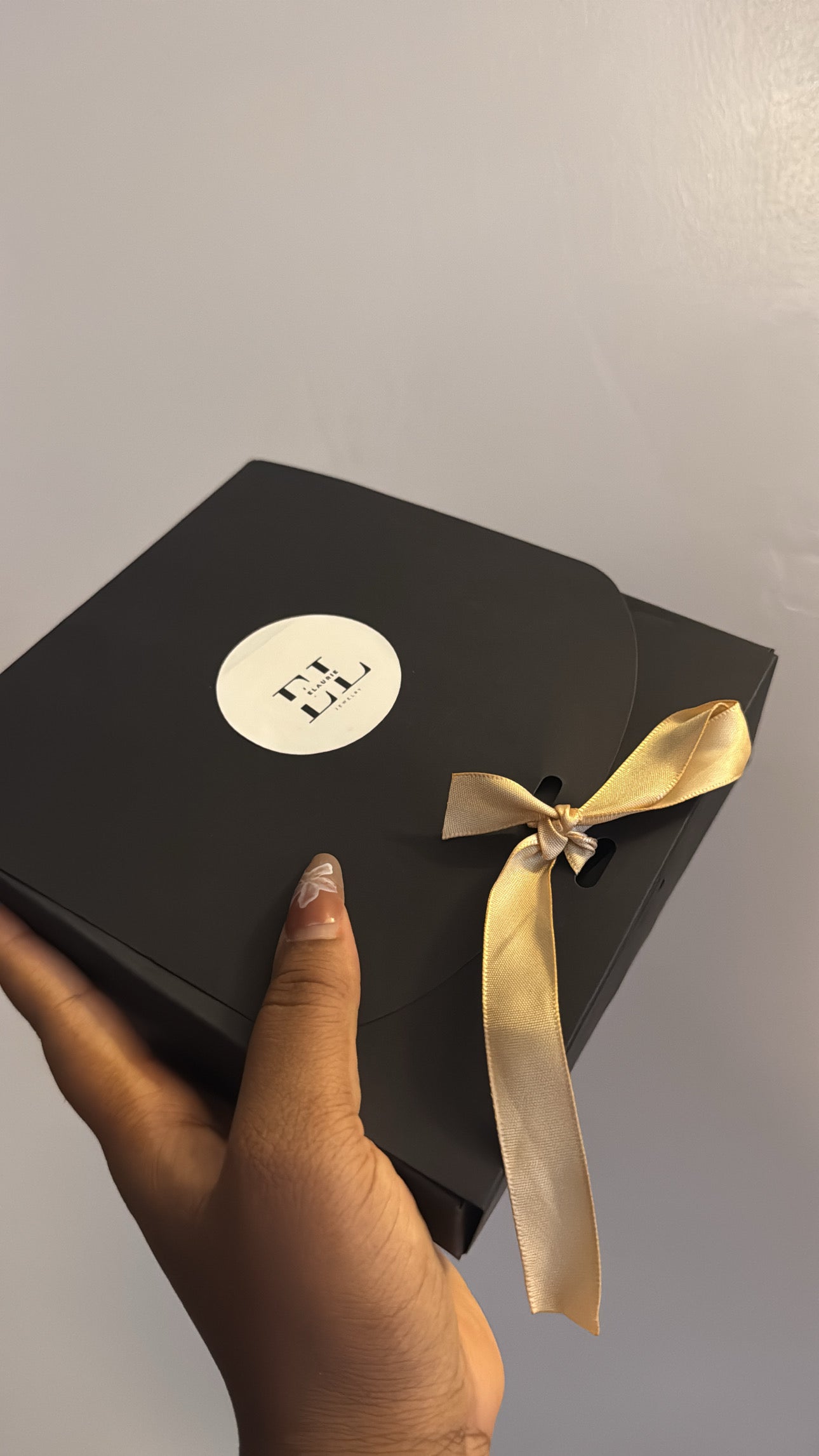 Elaurie Gift Box