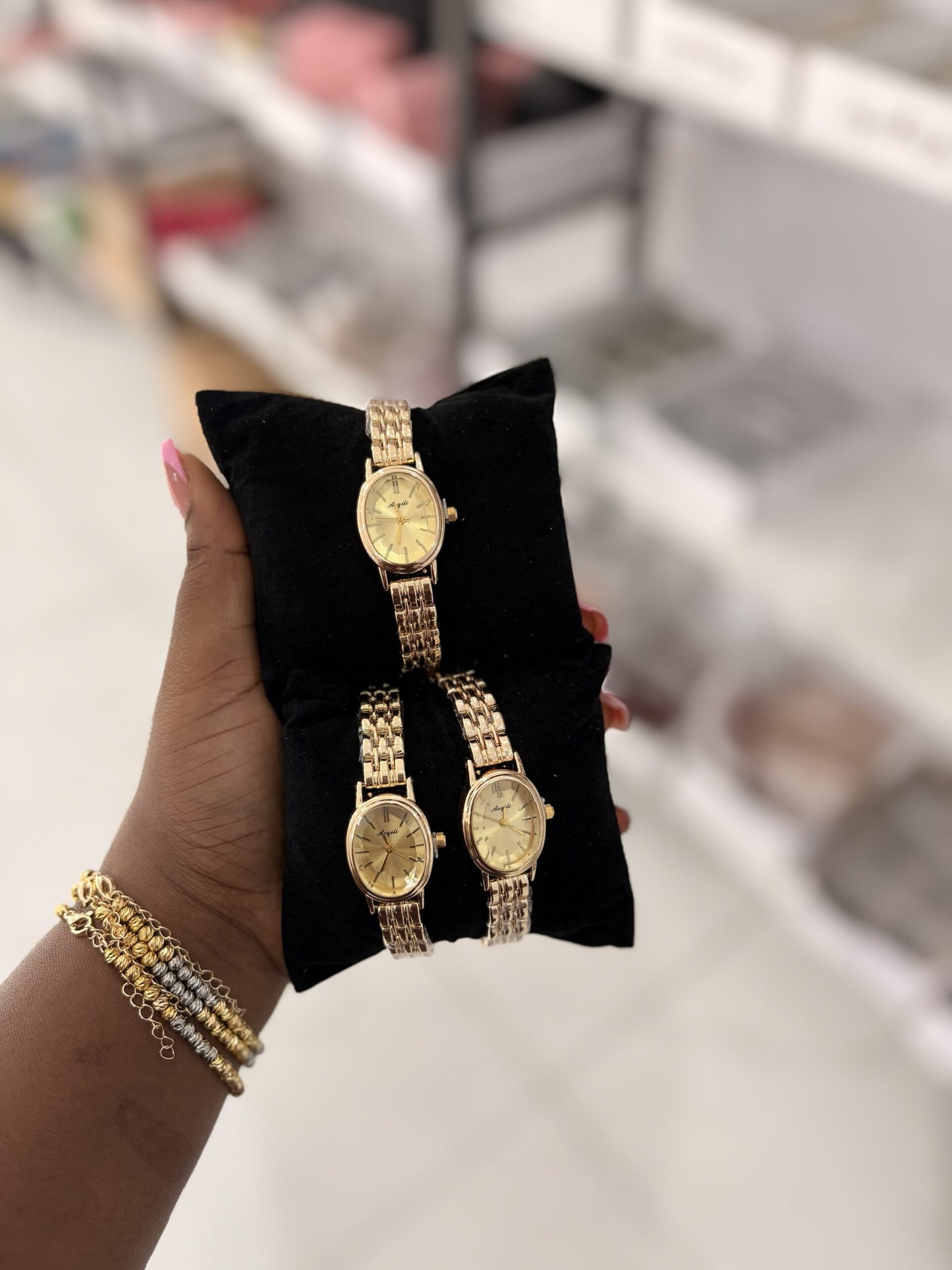 Toire Watches