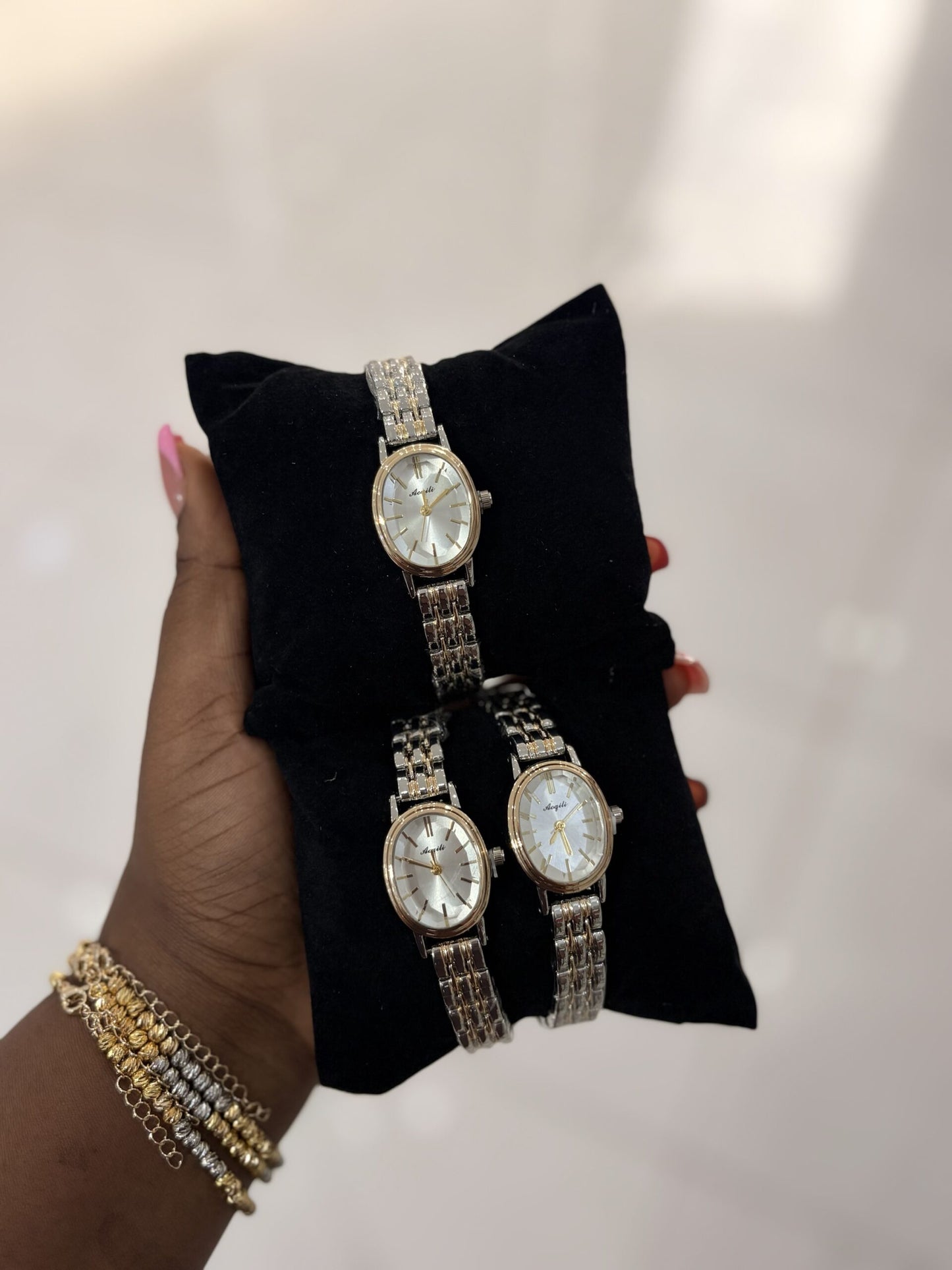 Toire Watches